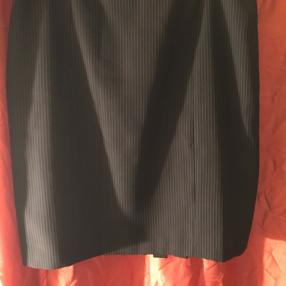 Skirt suit